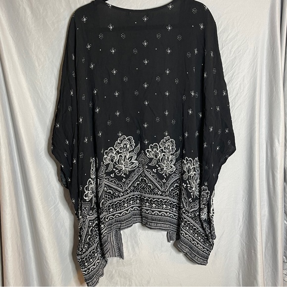 Black and White Cardigan - Picture 4 of 8